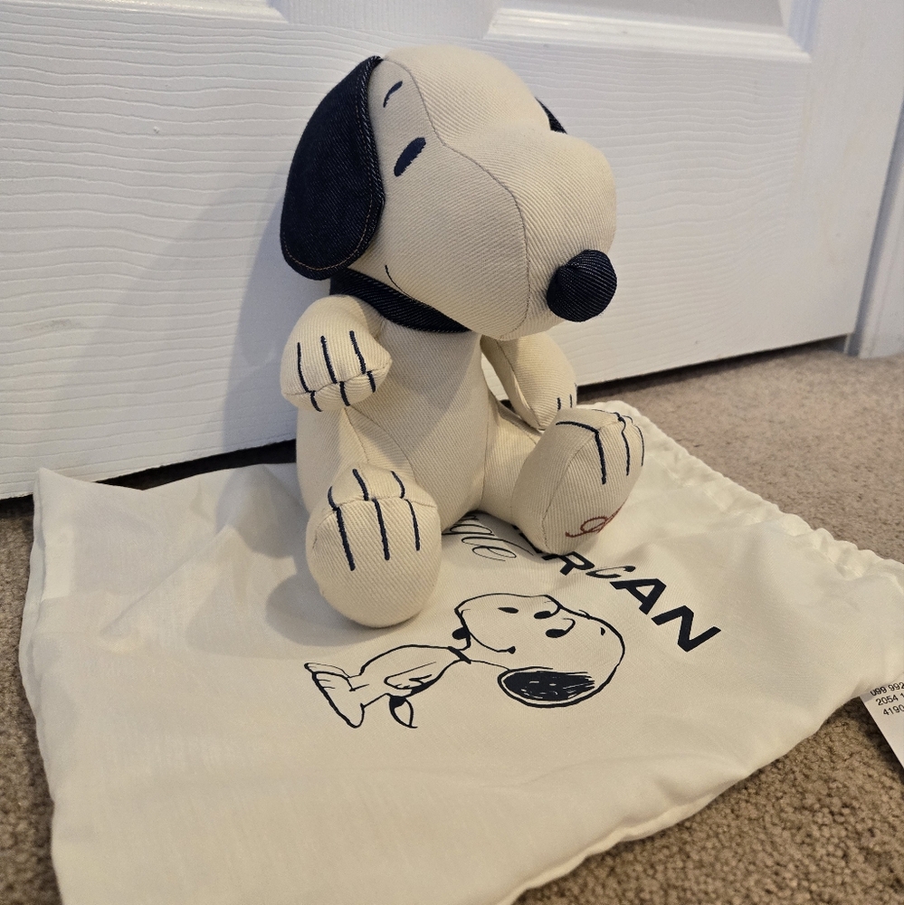 American Eagle outfitters snoopy stuffed animal